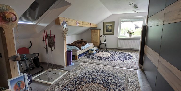 Schlafzimmer DG