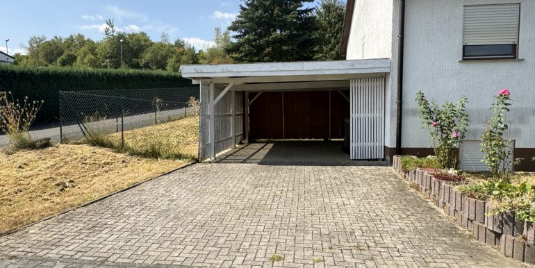 Stellplatz-Carport