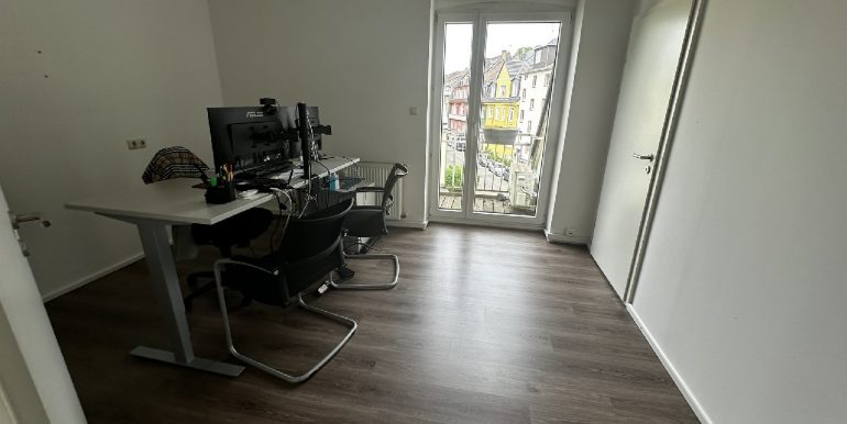 Büro 4