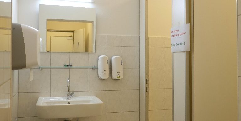 Getrennte WC- Anlagen