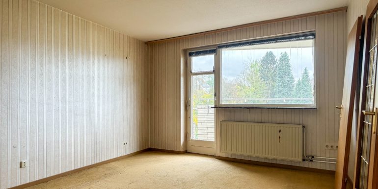 Wohnzimmer mit Zugang zur Loggia