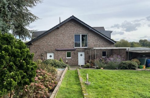 Freistehendes 2-Familienhaus zwischen Rheurdt und Schaephuysen