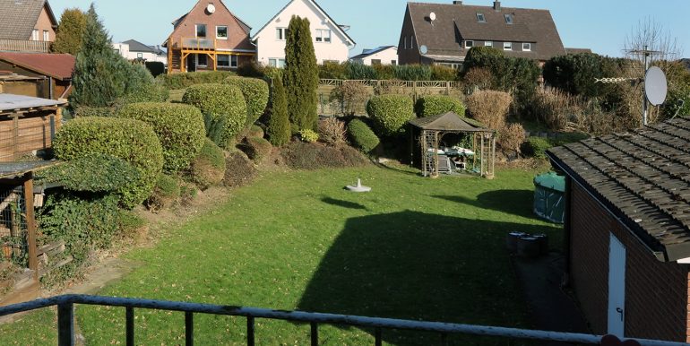 DG: Balkon mit Gartenblick